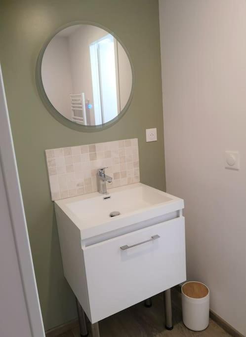 Apartamento T1 Bis Proche Marais Avec Garage A Moto Bourges Exterior foto