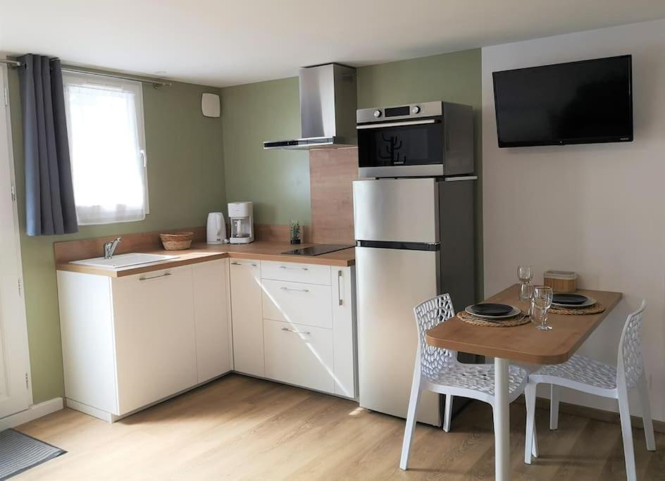 Apartamento T1 Bis Proche Marais Avec Garage A Moto Bourges Exterior foto